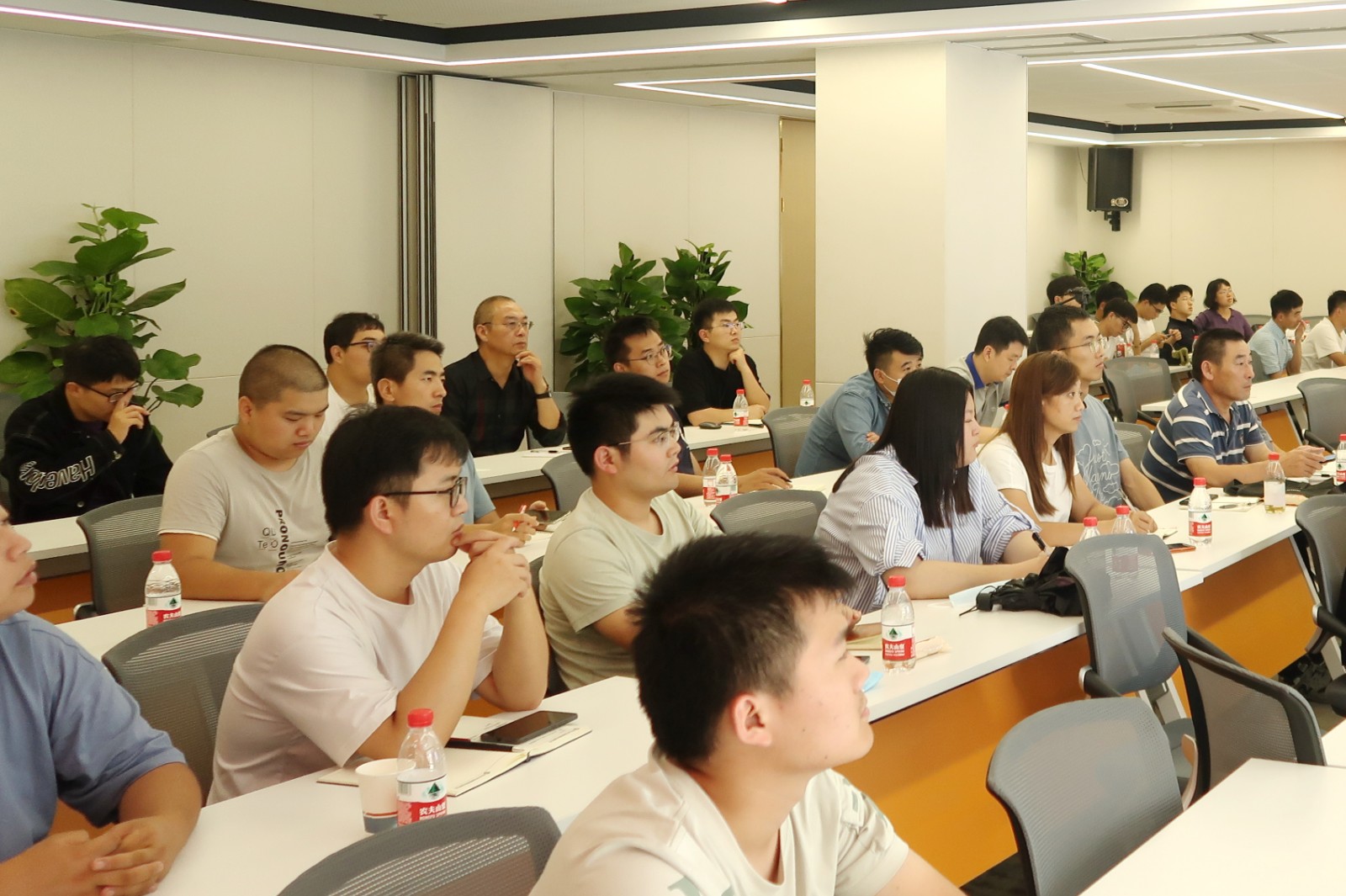 培訓現場 修.JPG