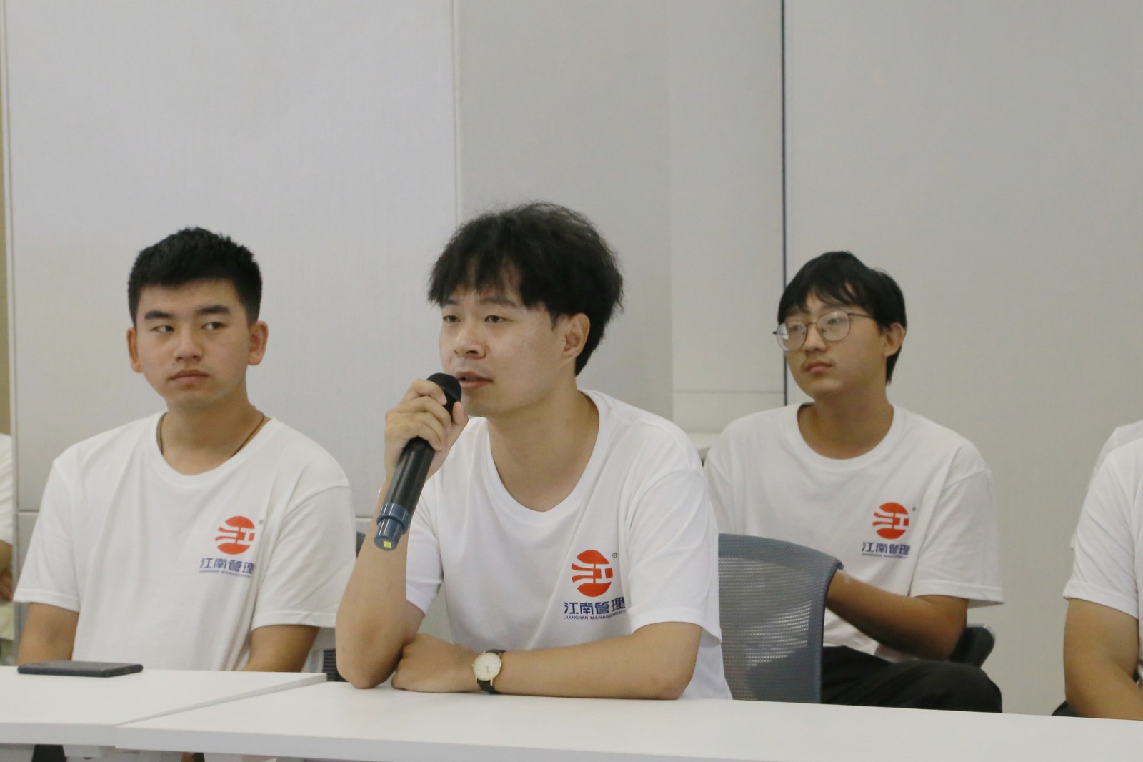 1665459063104006.jpg 1665459063104006.jpg