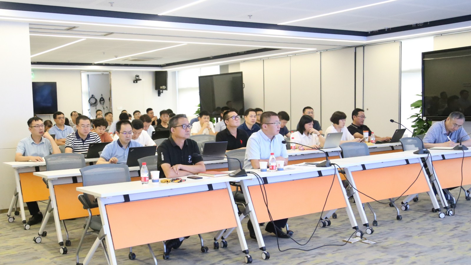 1691635479541728.jpg 1691635479541728.jpg