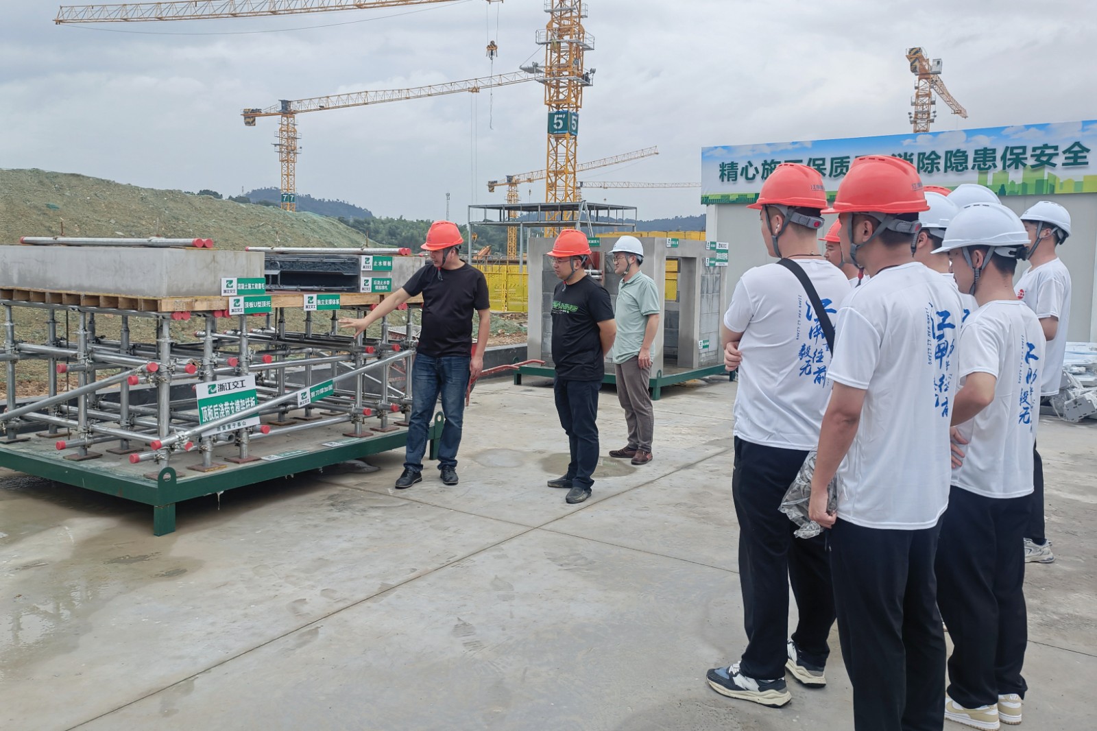 1692322120492028.jpg 1692322120492028.jpg