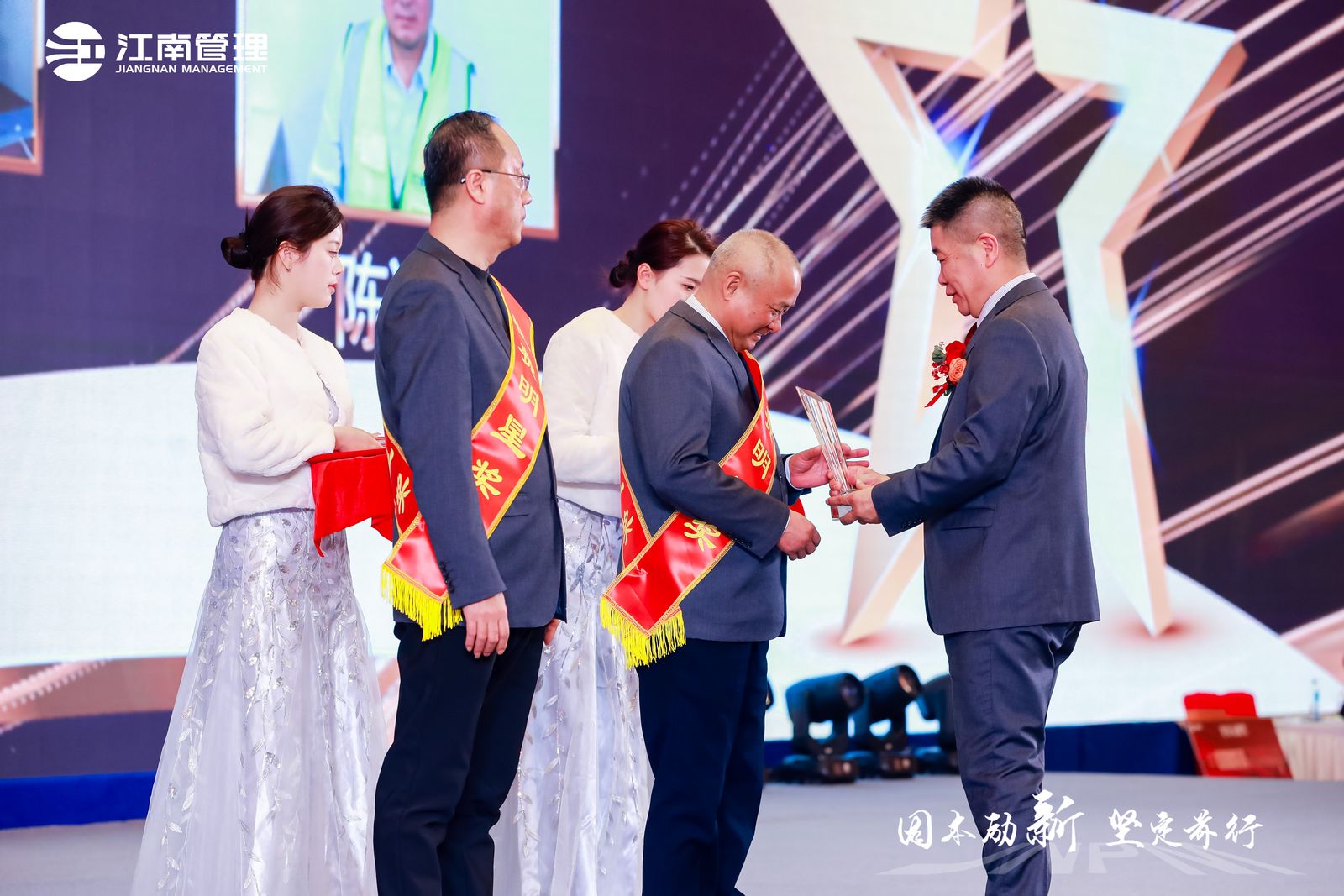 1708395841766675.jpg 2_1600_3000_gif.jpg