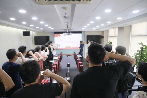 1722321281111998.gif 1722321281111998.gif