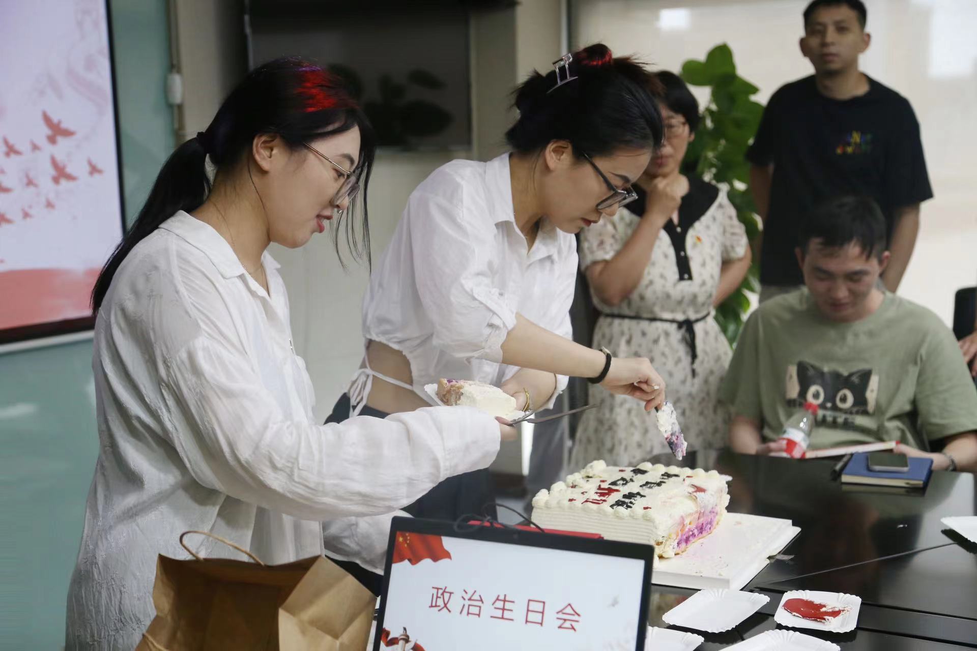 1722321645266202.jpg 1722321645266202.jpg